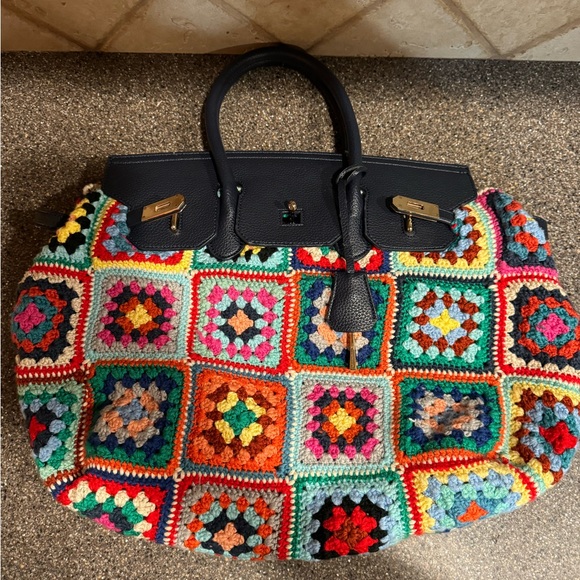 La Milanesa Women's Latch Closure Leather Trim Crochet Top Handle Handbag Flaws - Picture 2 of 14